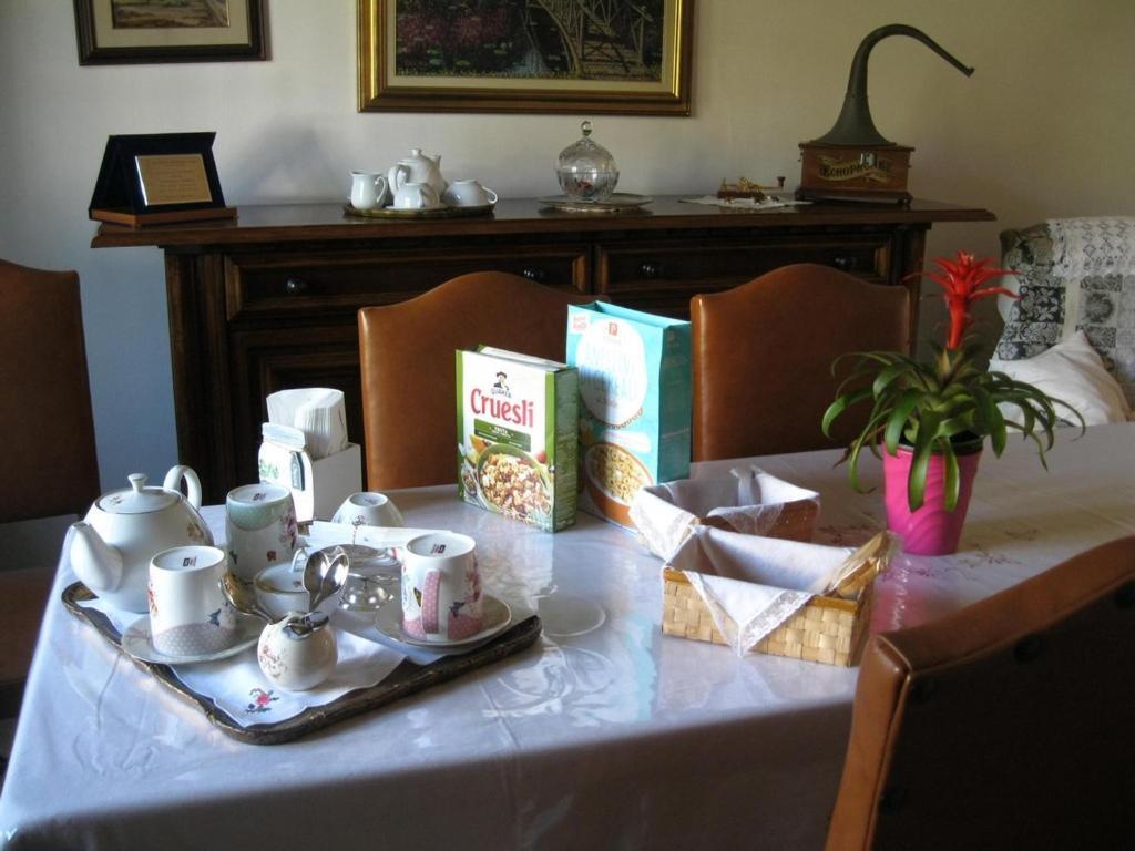 La Casa Dei Pini Bed and Breakfast Malnate Εξωτερικό φωτογραφία