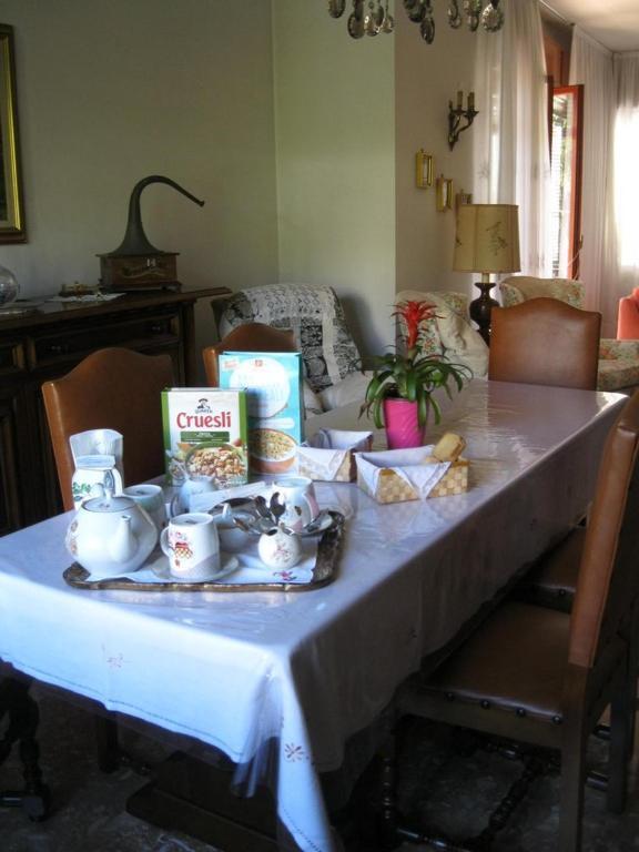 La Casa Dei Pini Bed and Breakfast Malnate Εξωτερικό φωτογραφία