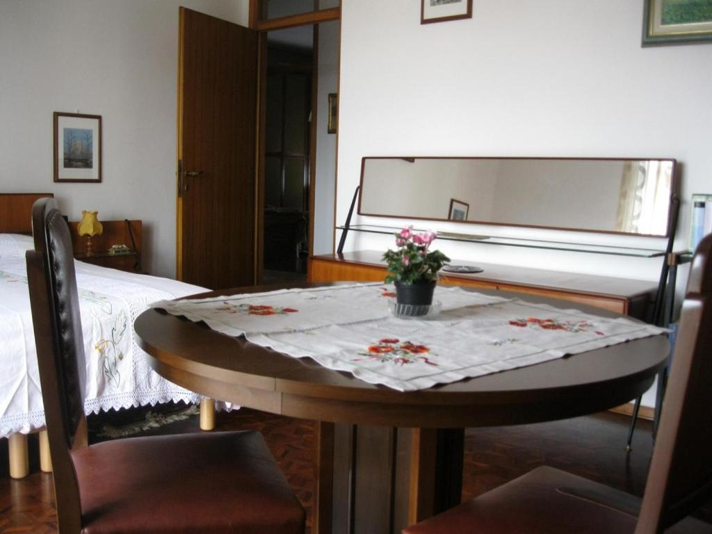 La Casa Dei Pini Bed and Breakfast Malnate Εξωτερικό φωτογραφία